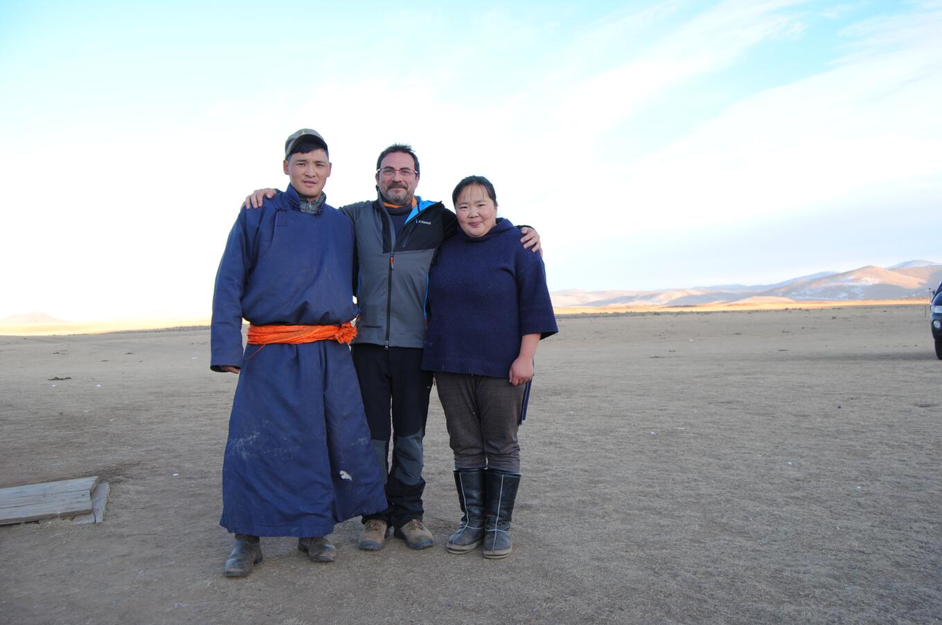 Tras el Ártico, Mongolia es el destino preferido de Francesc Bailón. En esta imagen, con los nómadas del desierto del Gobi.